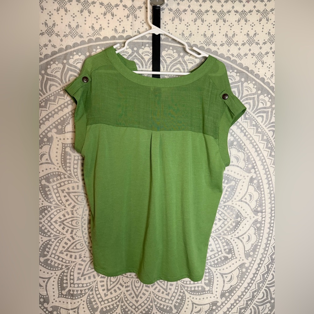 Parallel Skies Women's Green Top - Picture 3 of 4